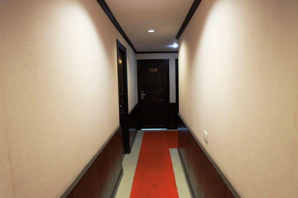 Everest Boutique Hotel Bangkok Exterior foto
